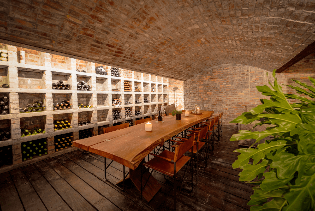 gallery-maison-noir-wine-cellar